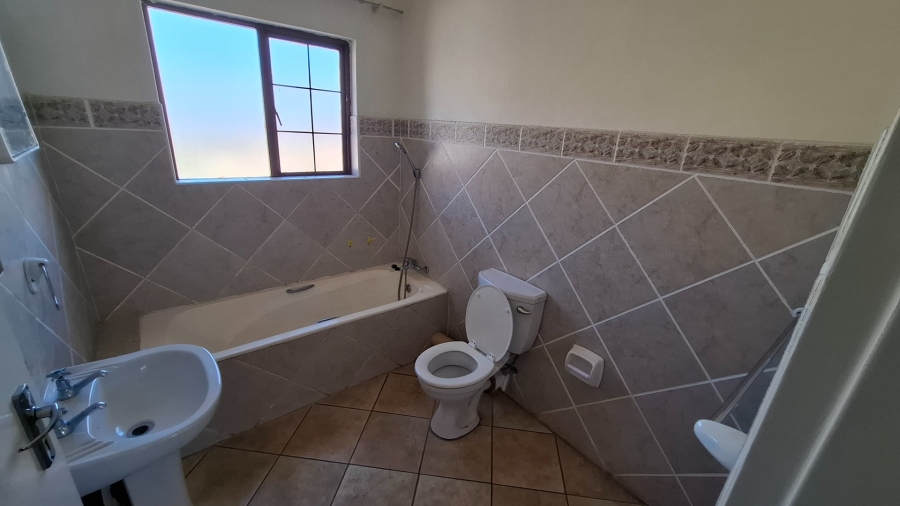 To Let 3 Bedroom Property for Rent in Bassonia Gauteng