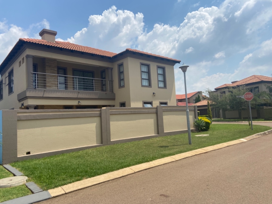 5 Bedroom Property for Sale in Silver Wood Estate Gauteng