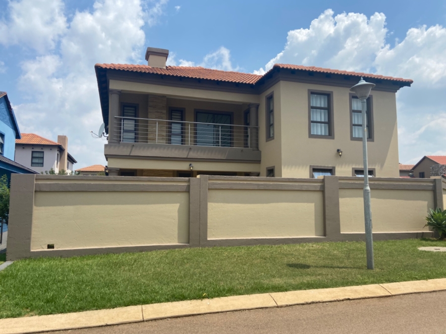 5 Bedroom Property for Sale in Silver Wood Estate Gauteng