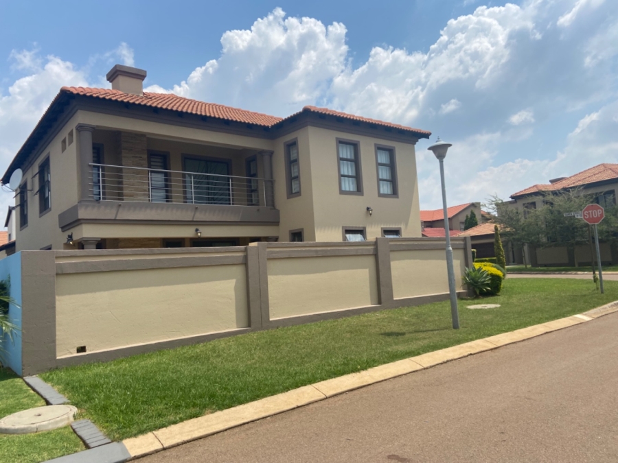 5 Bedroom Property for Sale in Silver Wood Estate Gauteng