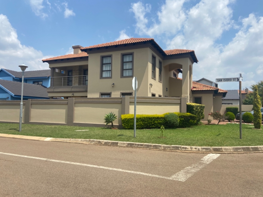 5 Bedroom Property for Sale in Silver Wood Estate Gauteng