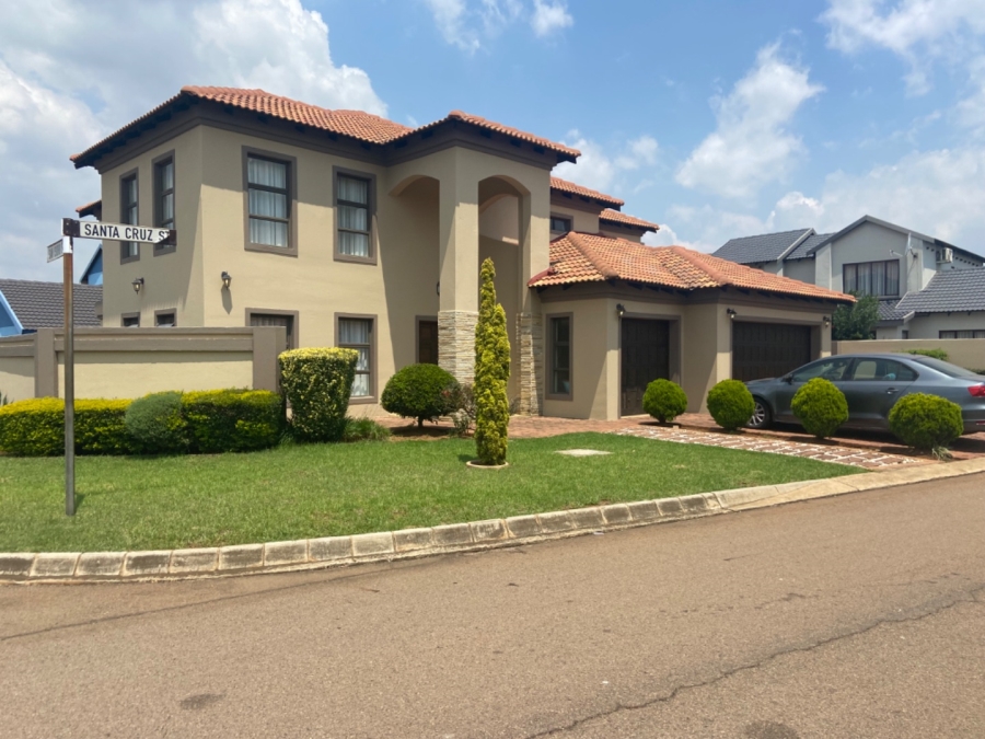 5 Bedroom Property for Sale in Silver Wood Estate Gauteng