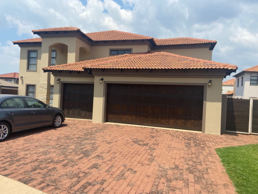 5 Bedroom Property for Sale in Silver Wood Estate Gauteng