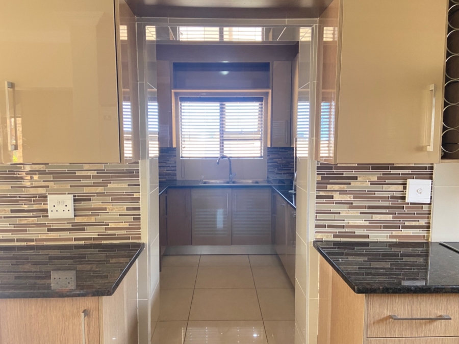 5 Bedroom Property for Sale in Silver Wood Estate Gauteng