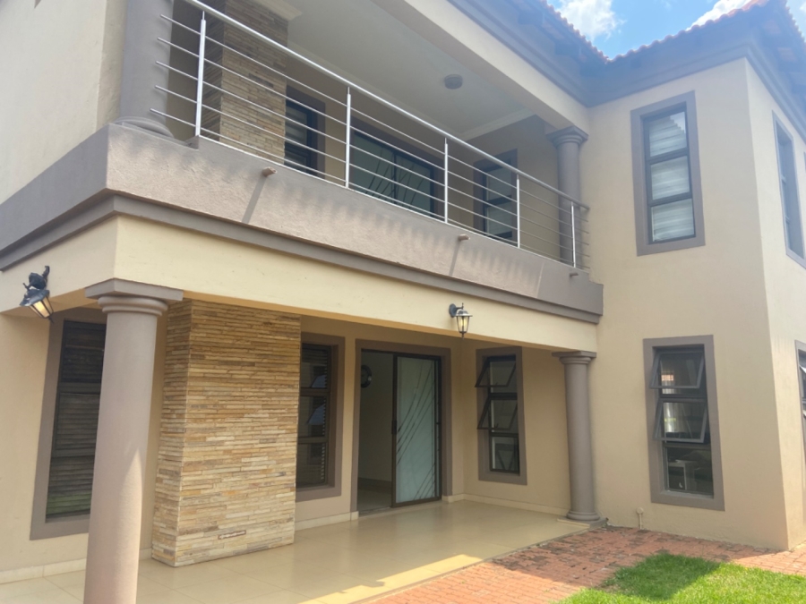 5 Bedroom Property for Sale in Silver Wood Estate Gauteng