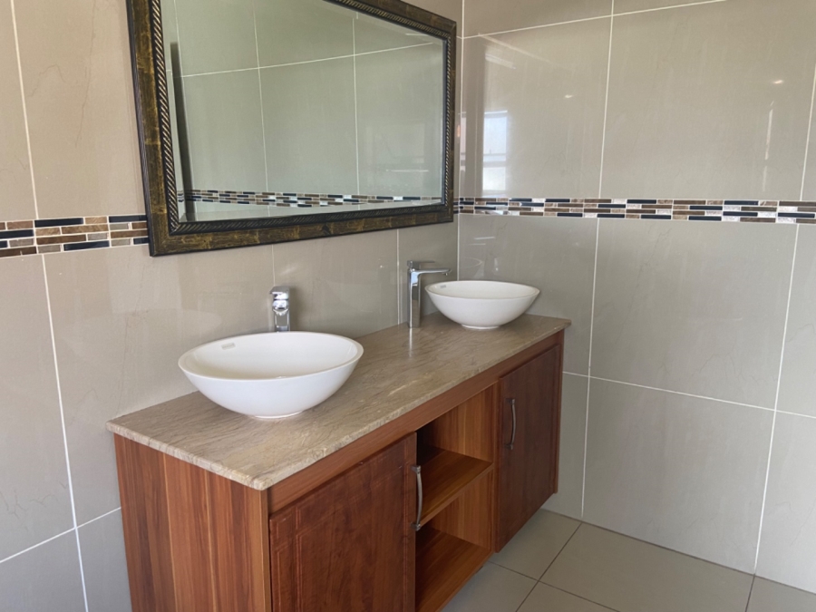 5 Bedroom Property for Sale in Silver Wood Estate Gauteng