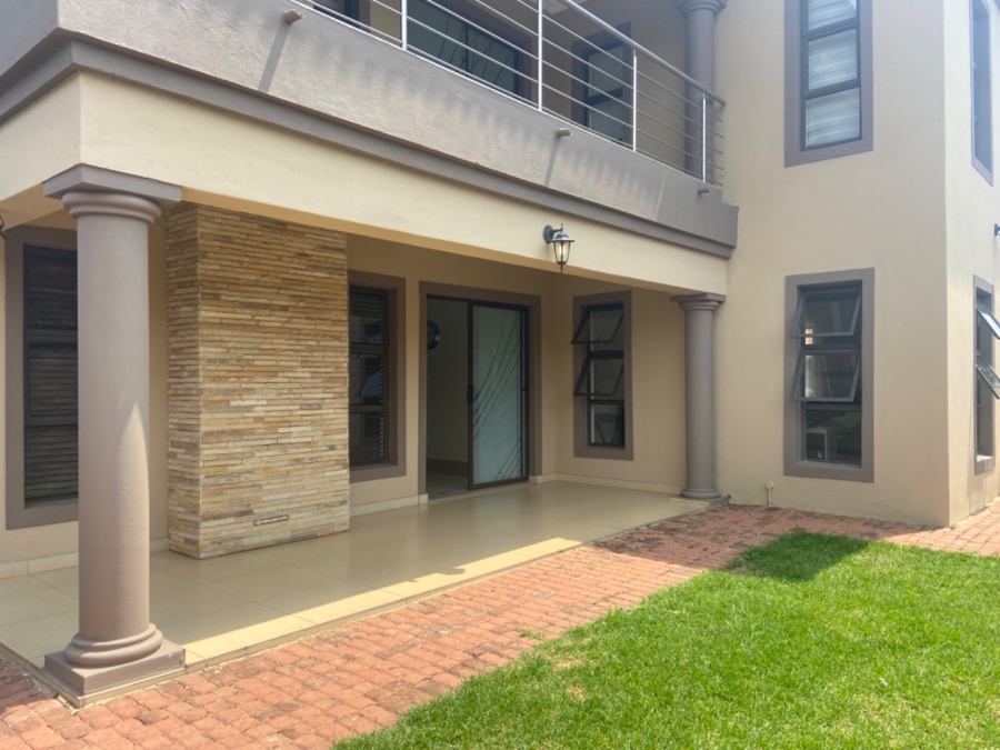 5 Bedroom Property for Sale in Silver Wood Estate Gauteng