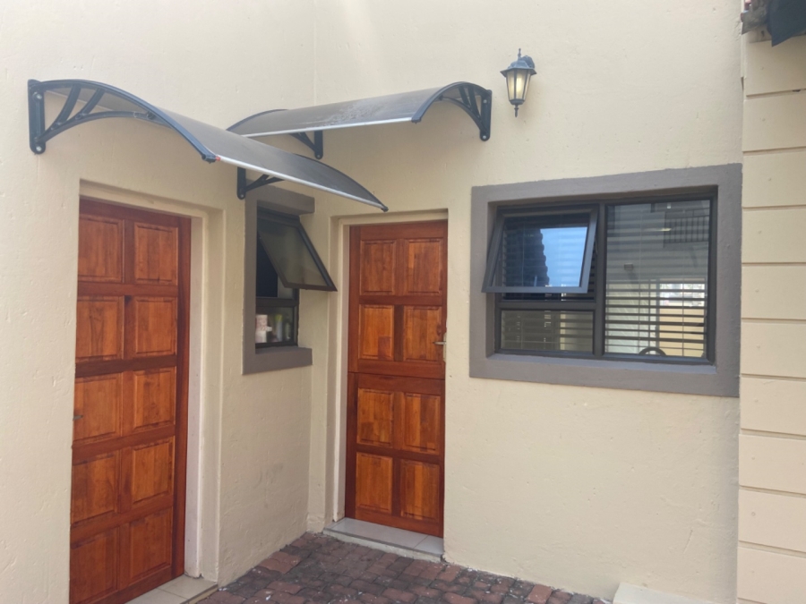 5 Bedroom Property for Sale in Silver Wood Estate Gauteng