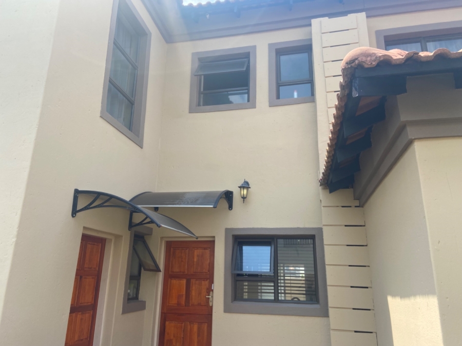 5 Bedroom Property for Sale in Silver Wood Estate Gauteng