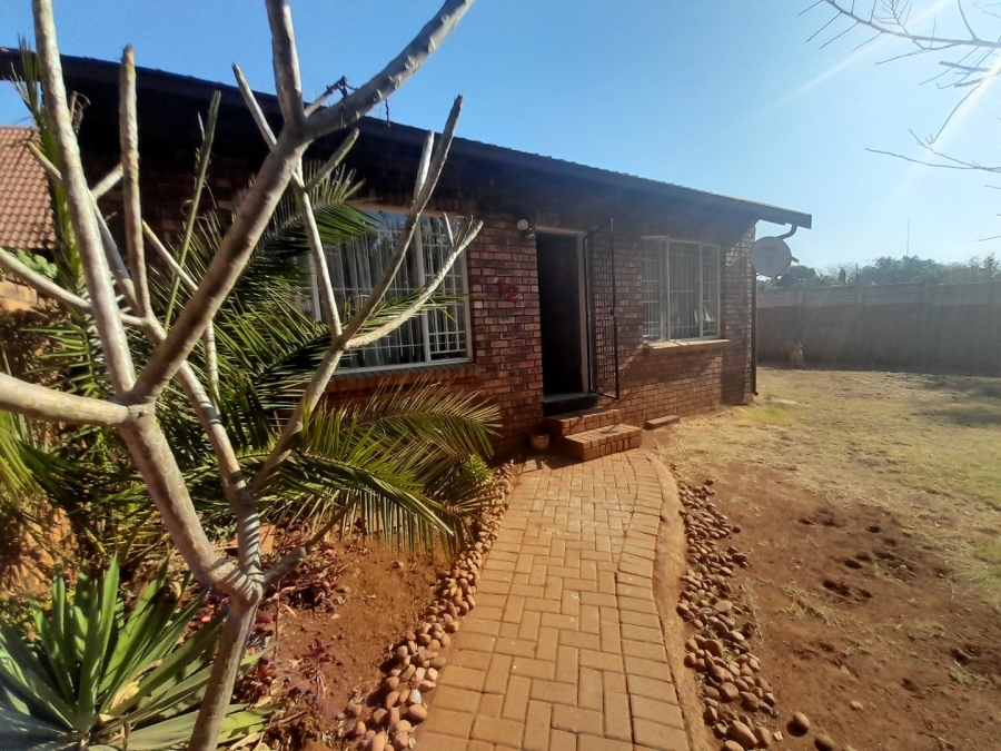 2 Bedroom Property for Sale in Zwartkop Gauteng