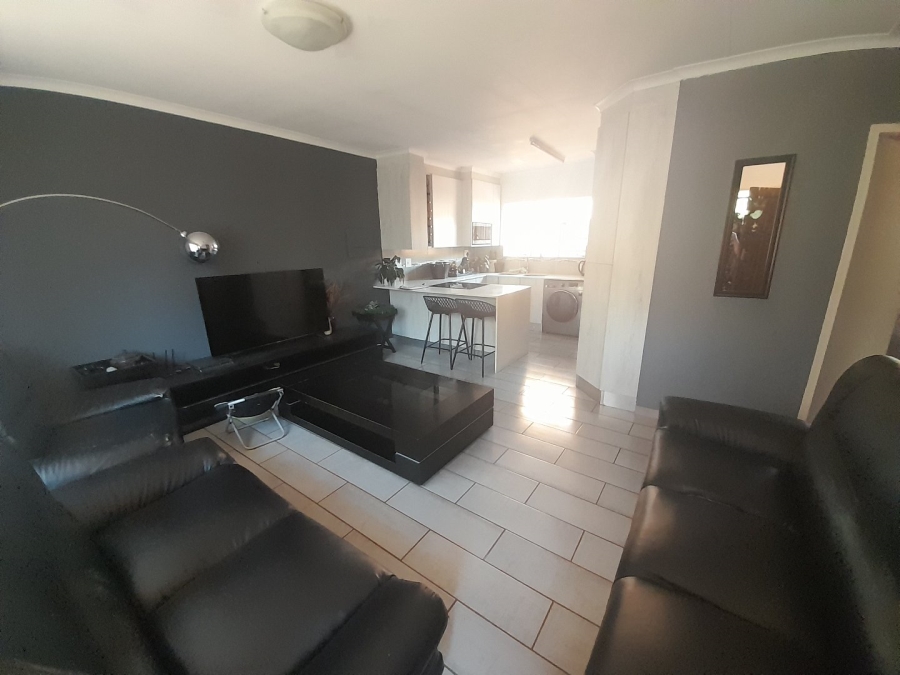 2 Bedroom Property for Sale in Zwartkop Gauteng