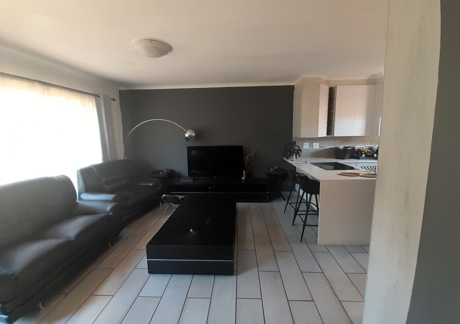 2 Bedroom Property for Sale in Zwartkop Gauteng