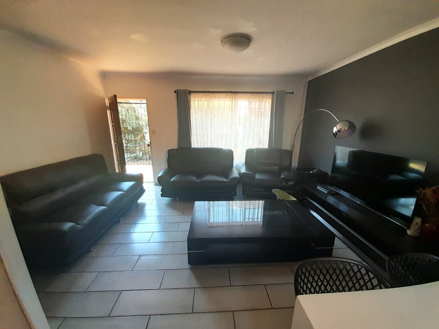 2 Bedroom Property for Sale in Zwartkop Gauteng