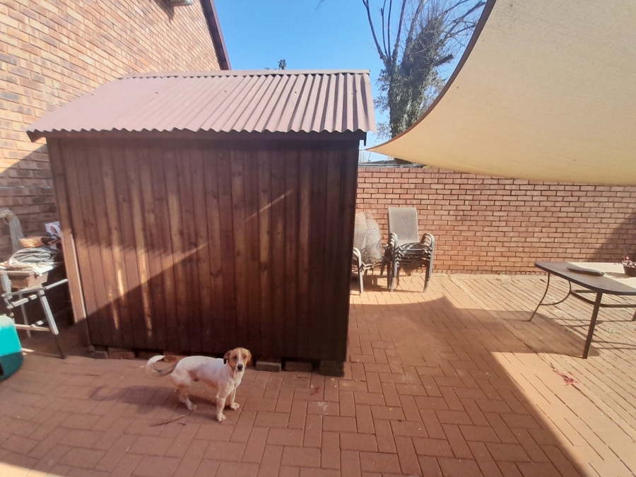 2 Bedroom Property for Sale in Zwartkop Gauteng