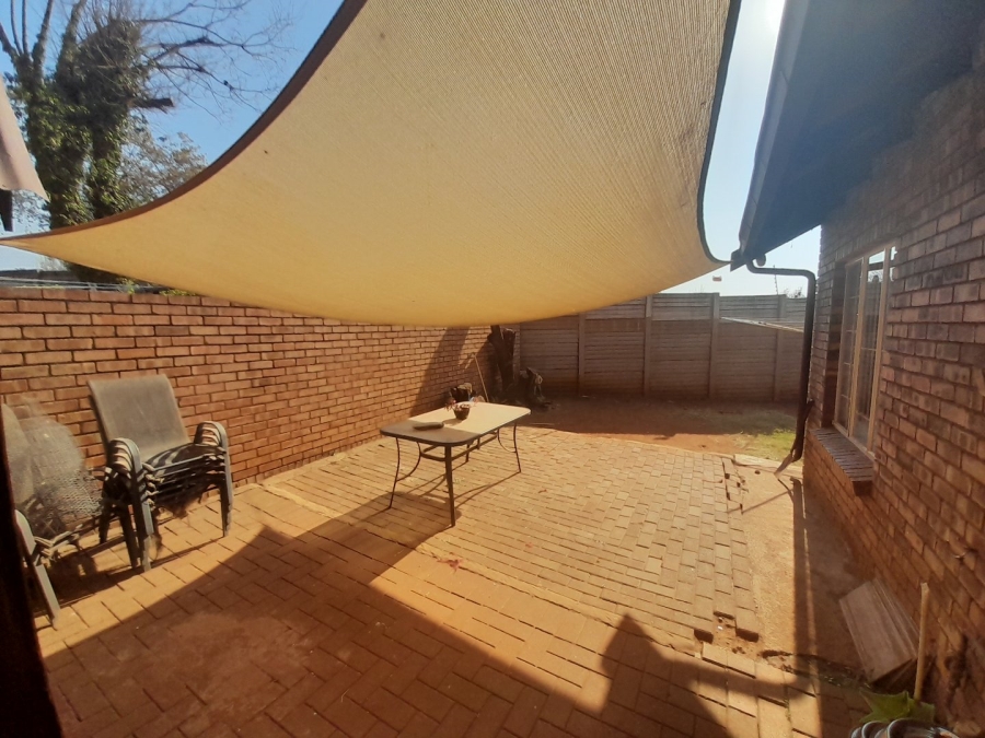 2 Bedroom Property for Sale in Zwartkop Gauteng