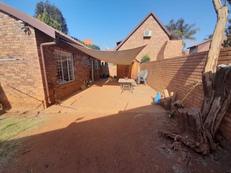 2 Bedroom Property for Sale in Zwartkop Gauteng