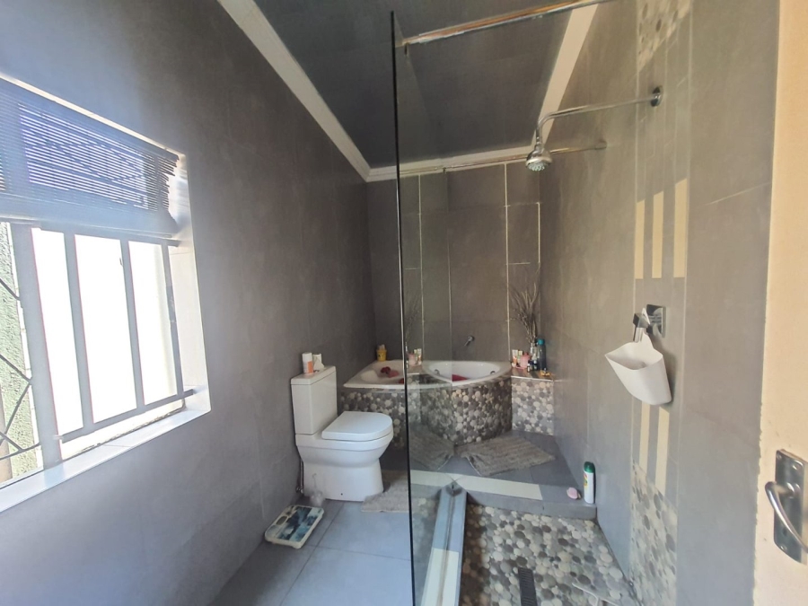 3 Bedroom Property for Sale in Roodepoort North Gauteng