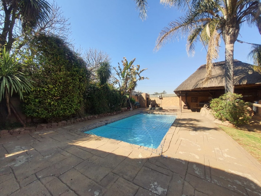 4 Bedroom Property for Sale in Roodepoort West Gauteng