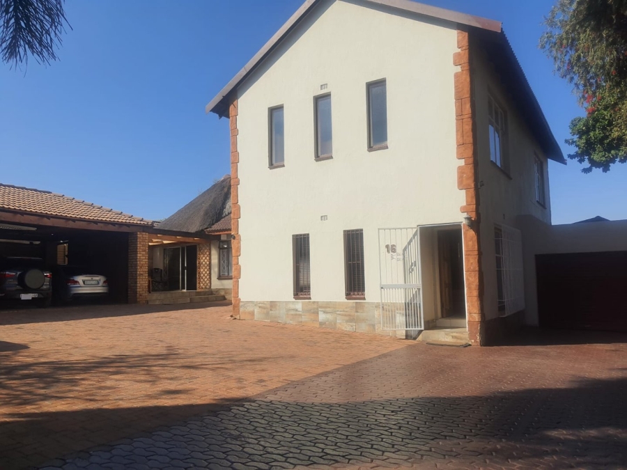 4 Bedroom Property for Sale in Roodepoort West Gauteng