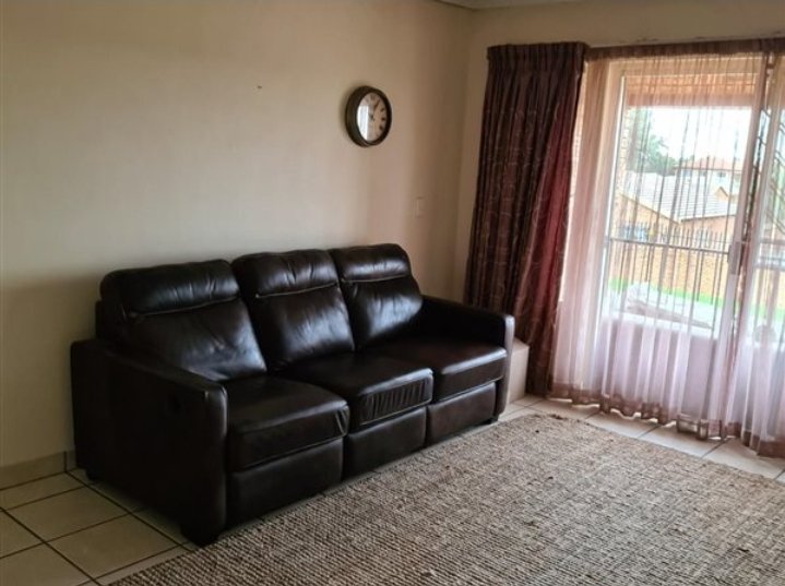 To Let 2 Bedroom Property for Rent in Erand Gardens Gauteng