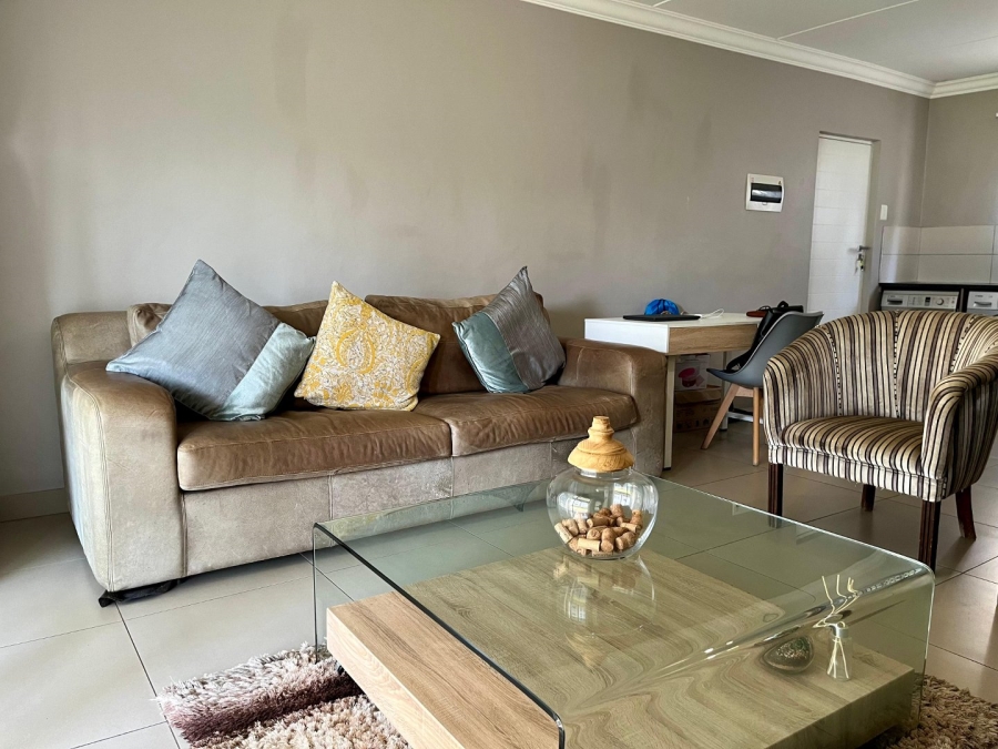 To Let 2 Bedroom Property for Rent in Fourways Gauteng