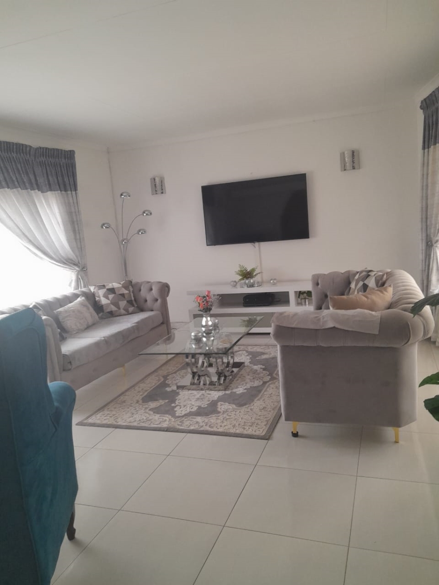 5 Bedroom Property for Sale in Westonaria Gauteng