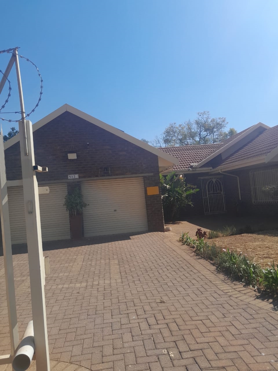 5 Bedroom Property for Sale in Westonaria Gauteng