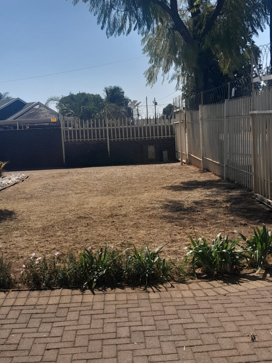 5 Bedroom Property for Sale in Westonaria Gauteng