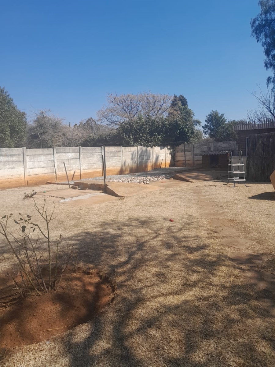 5 Bedroom Property for Sale in Westonaria Gauteng