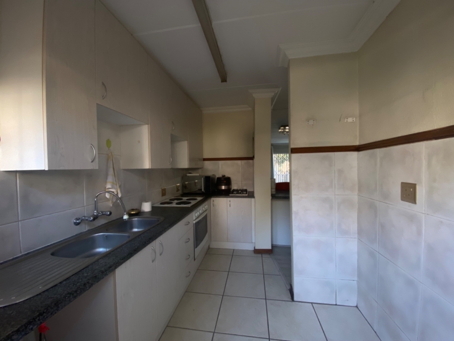 2 Bedroom Property for Sale in Sunninghill Gauteng