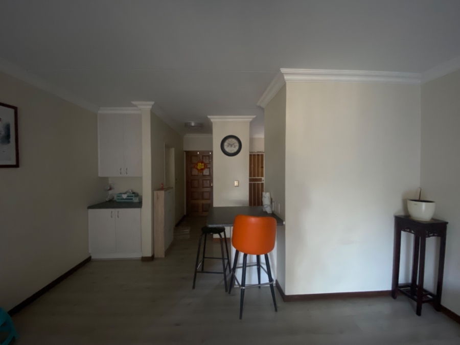 2 Bedroom Property for Sale in Sunninghill Gauteng