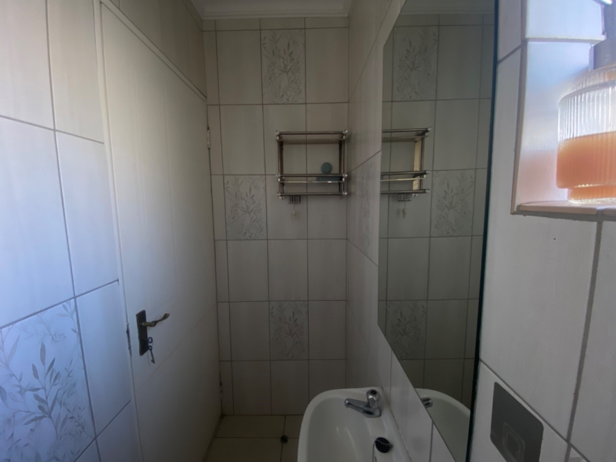 2 Bedroom Property for Sale in Sunninghill Gauteng