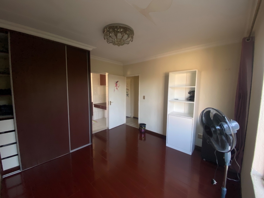 2 Bedroom Property for Sale in Sunninghill Gauteng