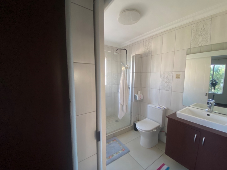 2 Bedroom Property for Sale in Sunninghill Gauteng