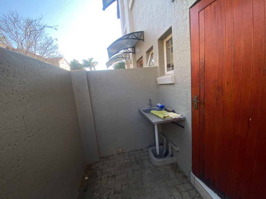 2 Bedroom Property for Sale in Sunninghill Gauteng