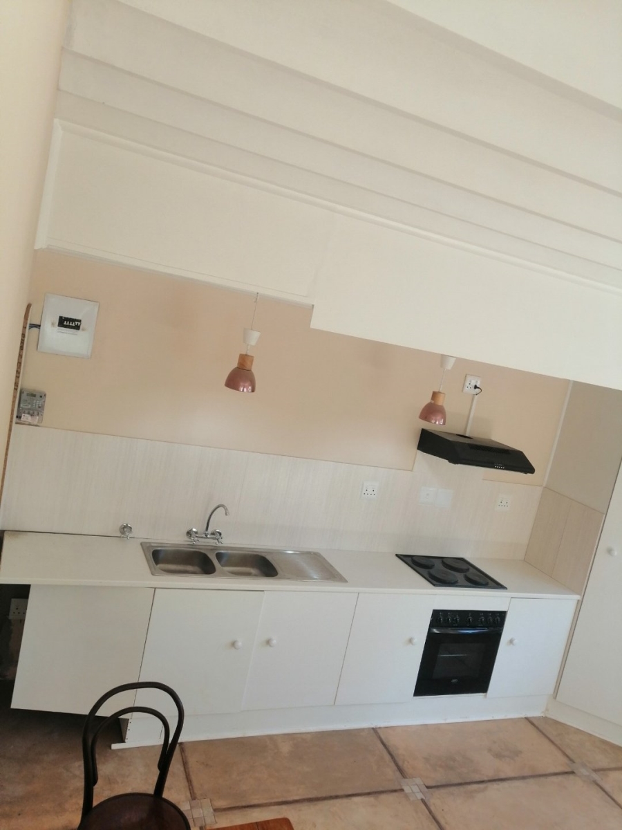 To Let 2 Bedroom Property for Rent in Robindale Gauteng