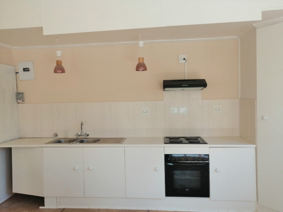 To Let 2 Bedroom Property for Rent in Robindale Gauteng