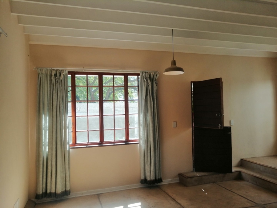 To Let 2 Bedroom Property for Rent in Robindale Gauteng