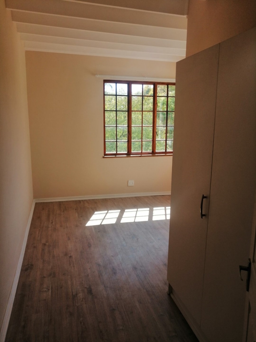 To Let 2 Bedroom Property for Rent in Robindale Gauteng