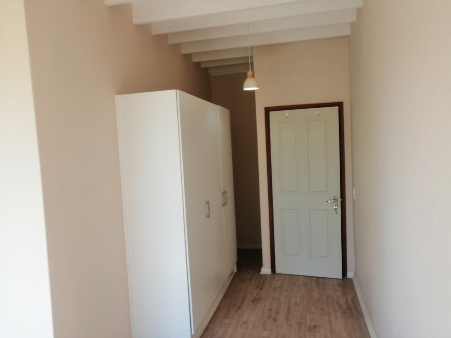 To Let 2 Bedroom Property for Rent in Robindale Gauteng