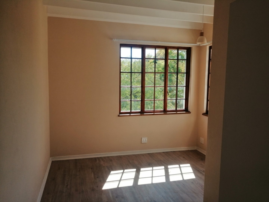 To Let 2 Bedroom Property for Rent in Robindale Gauteng