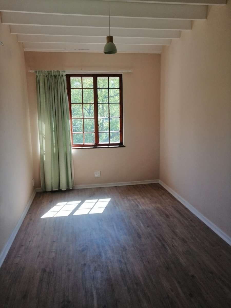 To Let 2 Bedroom Property for Rent in Robindale Gauteng