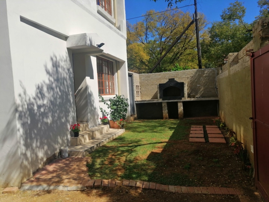 To Let 2 Bedroom Property for Rent in Robindale Gauteng