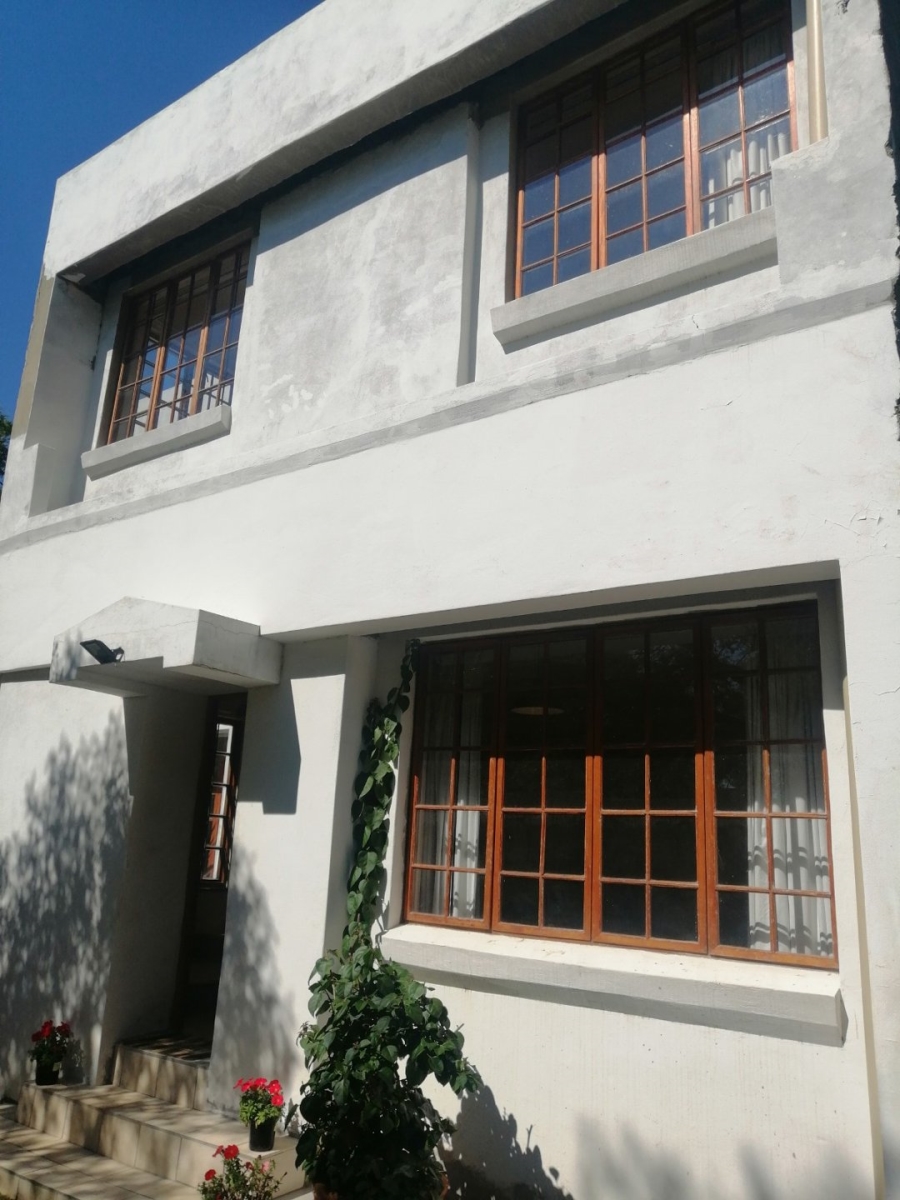 To Let 2 Bedroom Property for Rent in Robindale Gauteng