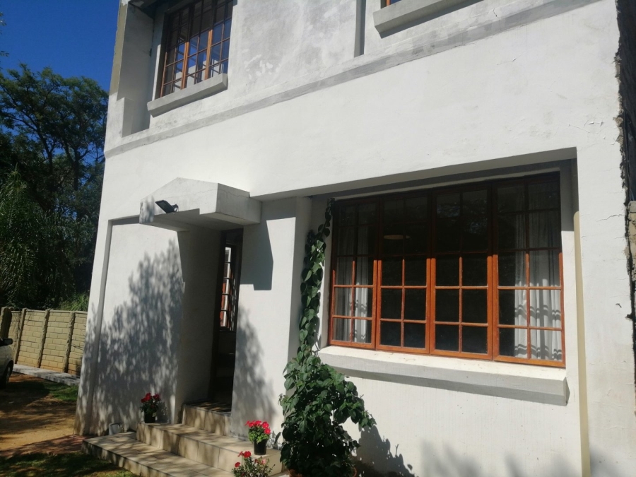 To Let 2 Bedroom Property for Rent in Robindale Gauteng