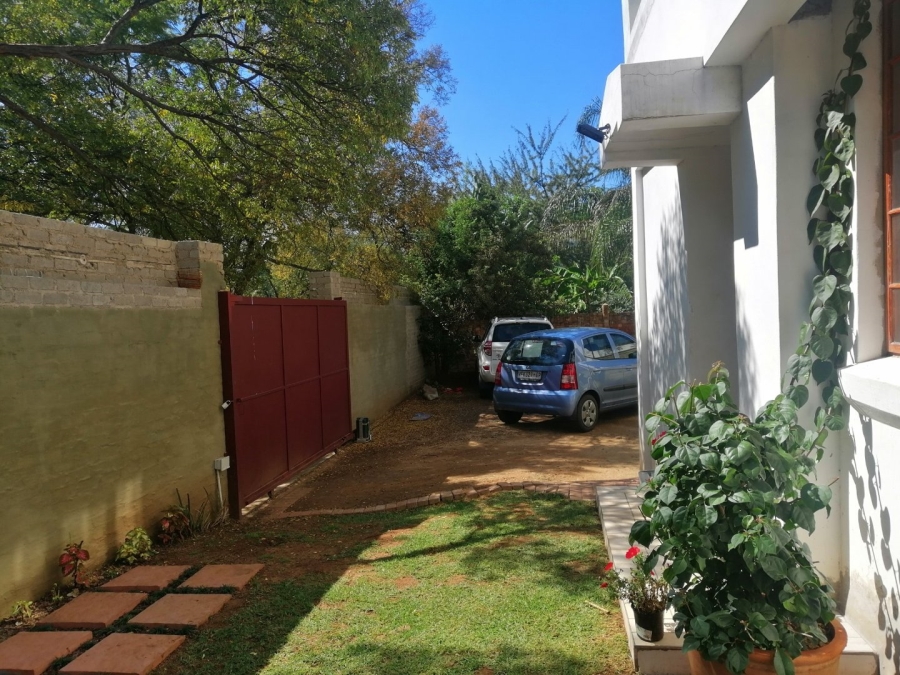 To Let 2 Bedroom Property for Rent in Robindale Gauteng