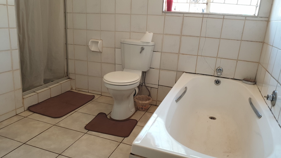 4 Bedroom Property for Sale in Dawn Park Gauteng