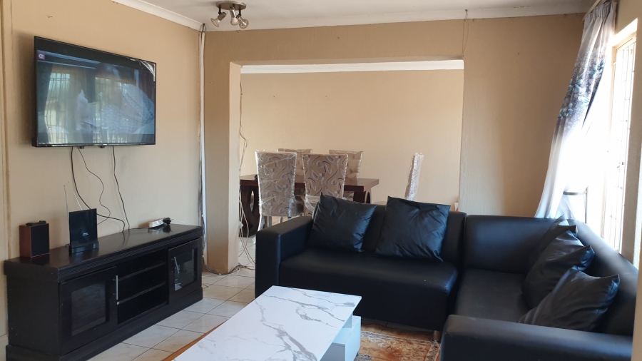 4 Bedroom Property for Sale in Dawn Park Gauteng