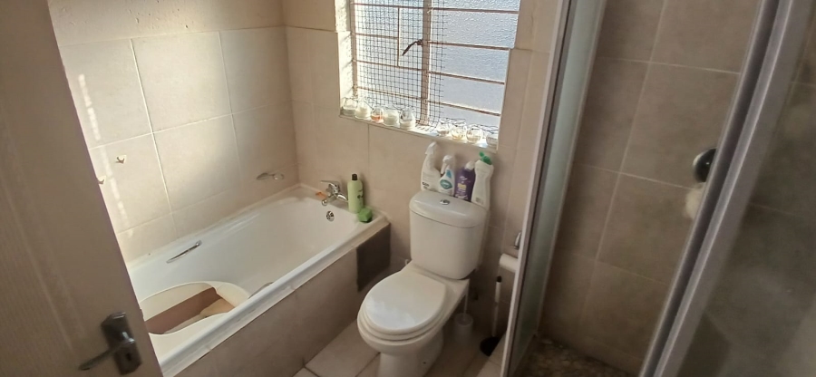 2 Bedroom Property for Sale in Norton Park Gauteng