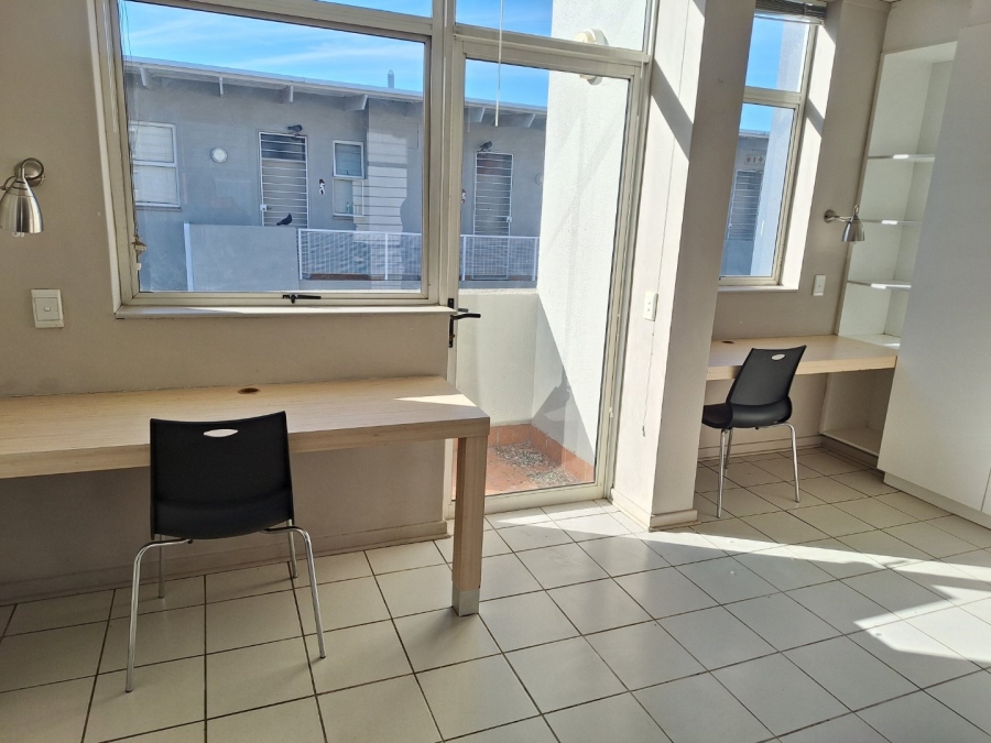 1 Bedroom Property for Sale in Hatfield Gauteng